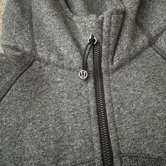 Lululemon Scuba Hoodie - Picture 4 of 6